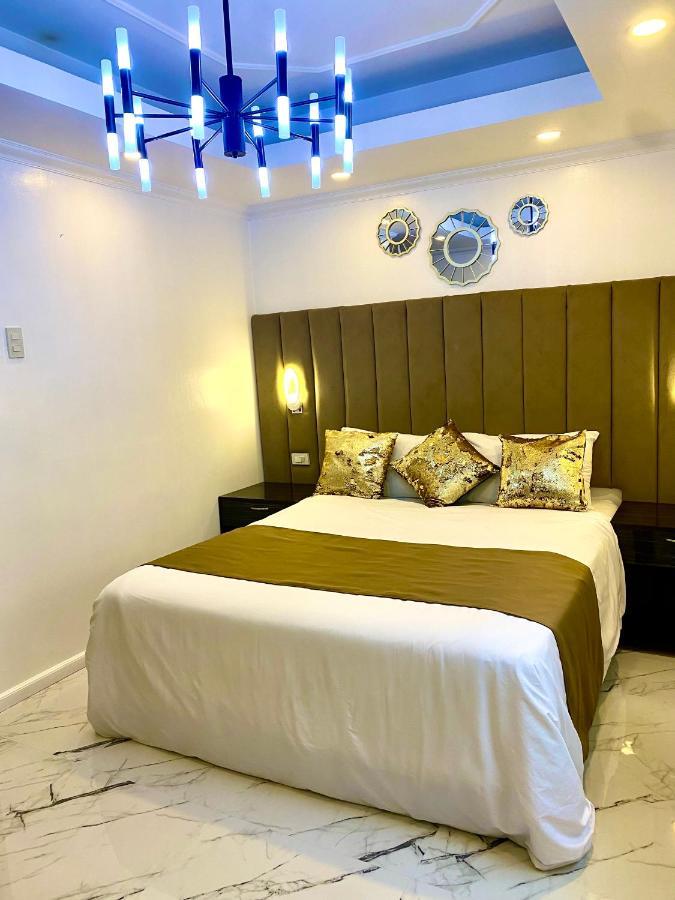 Isabelle Royale Suites Makati Manila Esterno foto