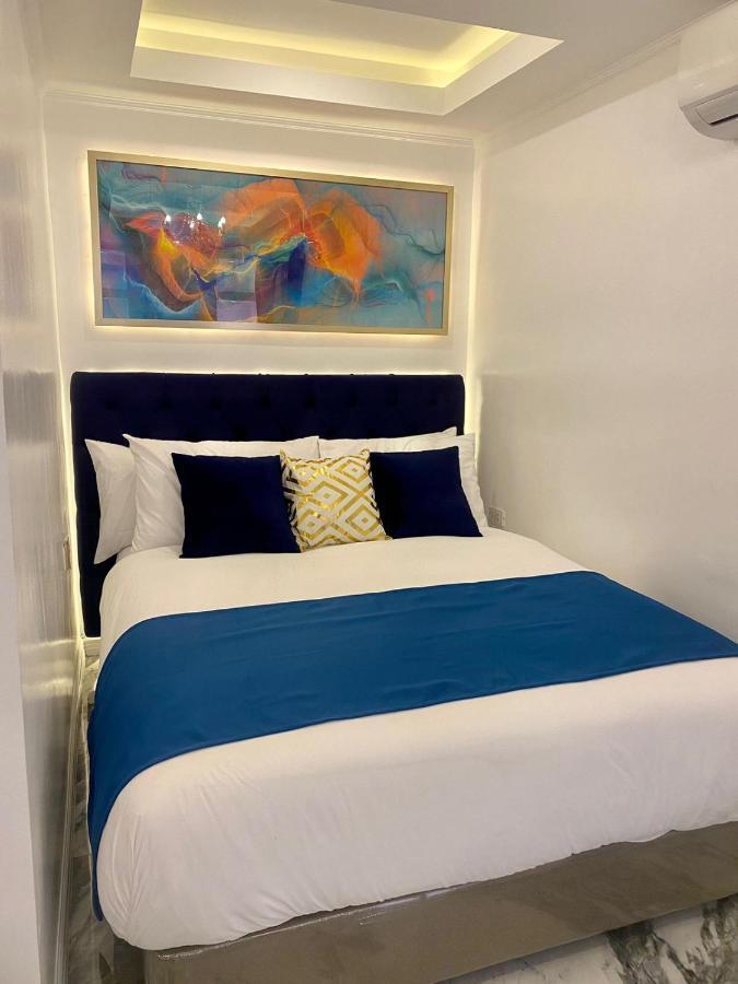 Isabelle Royale Suites Makati Manila Esterno foto